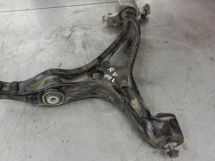 Gebrauchte Querlenker unten rechts vorne Mercedes ML II (164/4JG) 3.0 ML-280 CDI 4-Matic V6 24V Preis auf Anfrage angeboten von Tijdeman Mercedes Onderdelen