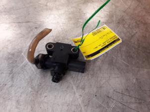 Used Fuel pressure sensor Mercedes A (W168) 1.7 A-170 CDI 16V Price on request offered by Tijdeman Mercedes Onderdelen