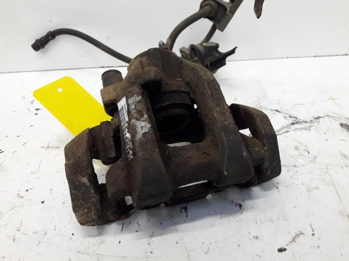 Gebrauchte Bremszange links hinten Mercedes ML II (164/4JG) 3.0 ML-280 CDI 4-Matic V6 24V Preis auf Anfrage angeboten von Tijdeman Mercedes Onderdelen