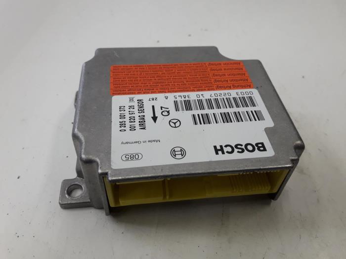 Usagé Mercedes CLK (W209) 2.6 240 V6 18V Module airbag 0285001373