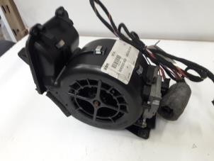 Used Heating and ventilation fan motor Mercedes CLK (W209) 2.6 240 V6 18V Price € 60,00 Margin scheme offered by Tijdeman Mercedes Onderdelen