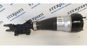 Used Front shock absorber rod, right Mercedes S (W222/V222/X222) 3.0 S-320L 24V Price € 598,95 Inclusive VAT offered by Sterparts Mercedes specialist