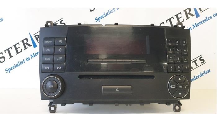 Radio/Lecteur CD d'un Mercedes-Benz C Combi (S203) 3.0 C-280 V6 24V 2005