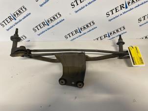 Used Wiper mechanism Mercedes Vito (638.1/2) 2.2 CDI 110 16V Price € 24,20 Inclusive VAT offered by Sterparts Mercedes specialist
