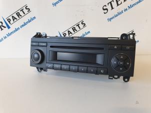 Begagnade CD-spelare med radio Mercedes A (W169) 1.5 A-150 5-Drs. Pris € 90,00 Marginaltabell erbjuds av Sterparts Mercedes specialist