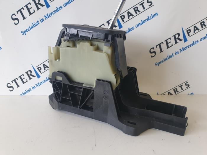 Automatic gear selector from a Mercedes-Benz B (W245,242) 1.7 B-170 16V 2007