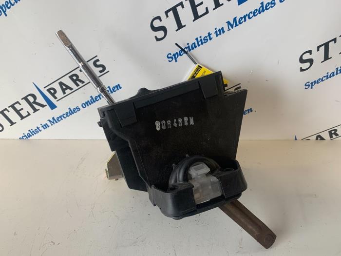 Automatic gear selector from a Mercedes-Benz E (W210) 3.0 E-300D Turbo 24V 1998