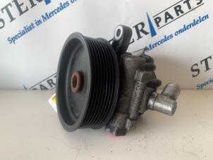 Used Power steering pump Mercedes S (W221) 3.0 S-320 CDI 24V 4-Matic Price € 125,00 Margin scheme offered by Sterparts Mercedes specialist