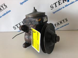 Used Power steering pump Mercedes S (W126) 500 SE,SEL Price € 50,00 Margin scheme offered by Sterparts Mercedes specialist