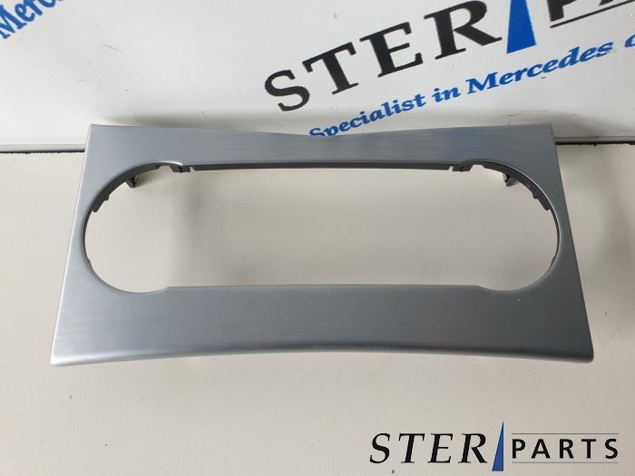 Begagnade Klimatpanel Mercedes C Estate (S204) 3.0 C-320 CDI V6 24V Pris € 15,00 Marginaltabell erbjuds av Sterparts Mercedes specialist