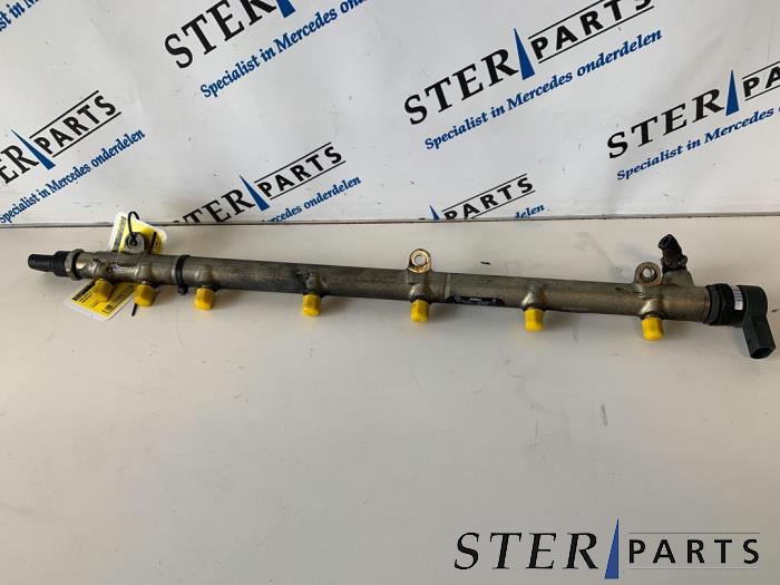 Usagé Système d'injection Mercedes E Combi (S211) 3.2 E-320 CDI 24V Prix € 75,00 Règlement à la marge proposé par Sterparts Mercedes specialist