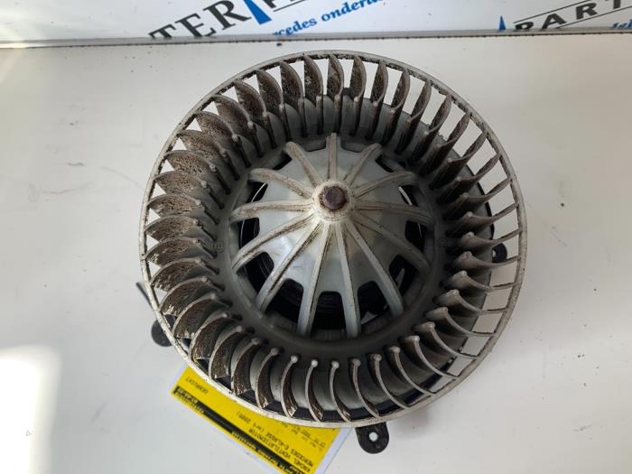 Heating and ventilation fan motor Mercedes E Combi 3.2 E-280 CDI 24V ...