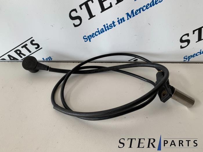 Begagnade Vevaxelsensor Mercedes C (W202) 2.0 C-200 CGI 16V Pris € 50,00 Marginaltabell erbjuds av Sterparts Mercedes specialist