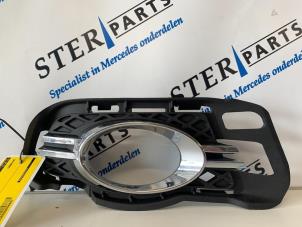 Used Bumper grille Mercedes C (W204) 2.2 C-200 CDI 16V Price € 9,95 Margin scheme offered by Sterparts Mercedes specialist