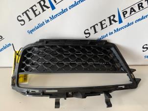 Used Bumper grille Mercedes S (W221) 3.0 S-350 BlueTec 24V Price € 14,95 Margin scheme offered by Sterparts Mercedes specialist