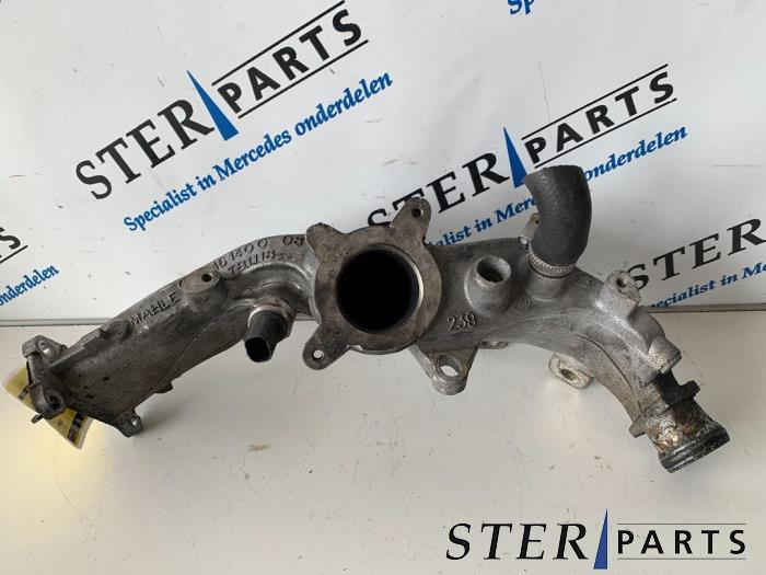 Usados Válvula EGR Mercedes E (W211) 2.2 E-200 CDI 16V Precio € 49,95 Norma de margen ofrecido por Sterparts Mercedes specialist