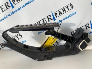 Used Accelerator pedal Mercedes S (W220) 3.2 S-320 18V Price € 60,00 Margin scheme offered by Sterparts Mercedes specialist