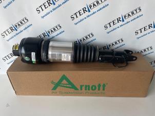 Overhauled Fronts shock absorber, left Mercedes E (W211) 3.2 E-320 CDI 24V Price € 483,40 Inclusive VAT offered by Sterparts Mercedes specialist