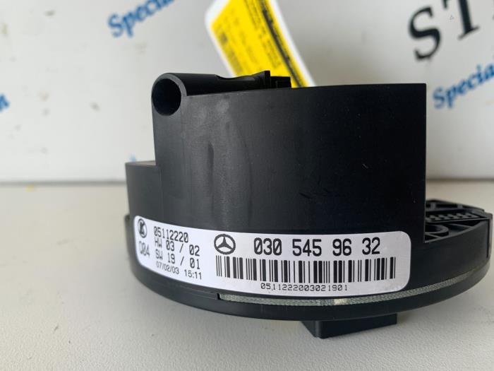 Steering column module Mercedes E 2.2 E200 CDI 16V A0305459632