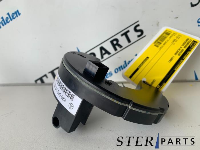 Begagnade Styrvinkelsensor Mercedes S (W220) 3.2 S-320 CDI 24V Pris € 29,95 Marginaltabell erbjuds av Sterparts Mercedes specialist