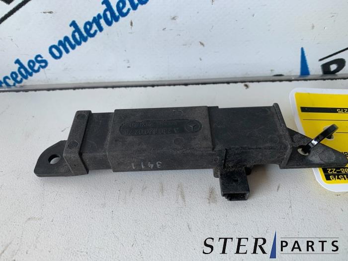 Używane Keyless Entry-Antena Mercedes SL (R230) 5.0 SL-500 V8 24V Cena € 19,95 Procedura marży oferowane przez Sterparts Mercedes specialist