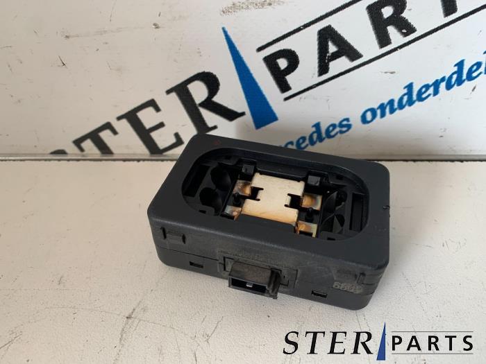 Begagnade Regnsensor Mercedes C (W203) 2.0 C-180 16V Pris € 25,00 Marginaltabell erbjuds av Sterparts Mercedes specialist