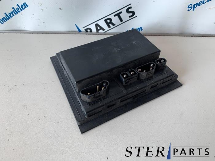 Relay Mercedes SLK 2 0 200 16V A1705450105