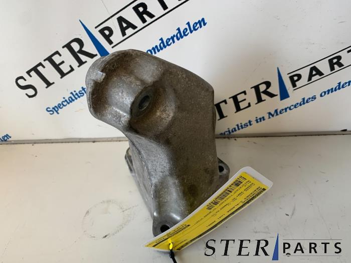 Used Engine mount Mercedes C Estate (S204) 3.0 C-320 CDI V6 24V Price € 34,95 Margin scheme offered by Sterparts Mercedes specialist