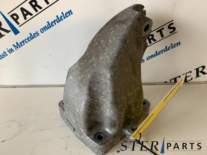 Used Engine mount Mercedes C Estate (S204) 3.0 C-320 CDI V6 24V Price € 35,00 Margin scheme offered by Sterparts Mercedes specialist