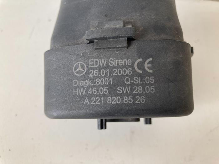Alarm siren from a Mercedes-Benz S (W221) 3.0 S-320 CDI 24V 4-Matic 2008