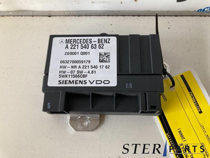 Usagé Module pompe carburant Mercedes CLS (C219) 350 CGI 3.5 V6 24V Prix € 100,00 Règlement à la marge proposé par Sterparts Mercedes specialist