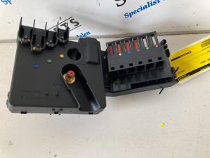 Usados Caja de fusibles Mercedes E Combi (S211) 2.2 E-220 CDI 16V Precio € 25,00 Norma de margen ofrecido por Sterparts Mercedes specialist