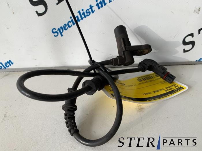 Begagnade ABS-sensor Mercedes S (W220) 3.2 S-320 CDI Pris € 25,00 Marginaltabell erbjuds av Sterparts Mercedes specialist