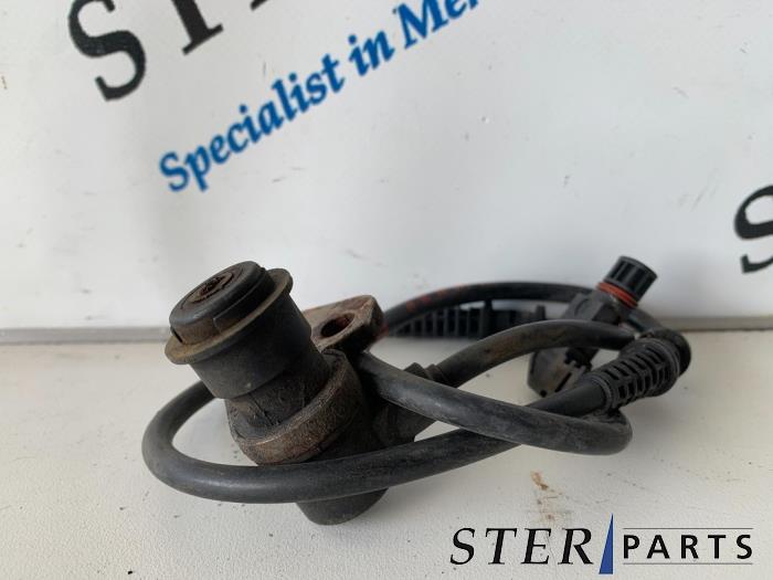 Begagnade ABS-sensor Mercedes E (W210) 2.2 E-200 CDI 16V Pris € 30,00 Marginaltabell erbjuds av Sterparts Mercedes specialist