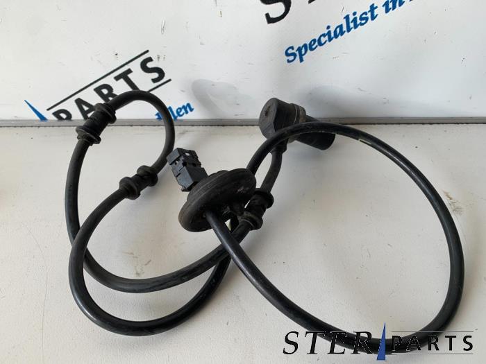 Begagnade ABS-sensor Mercedes E (W210) 2.4 E-240 V6 18V Pris € 30,00 Marginaltabell erbjuds av Sterparts Mercedes specialist