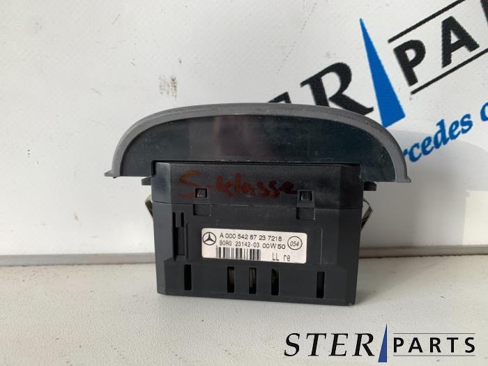 Begagnade PDC-panel Mercedes S (W220) 3.2 S-320 CDI 24V Pris € 29,95 Marginaltabell erbjuds av Sterparts Mercedes specialist
