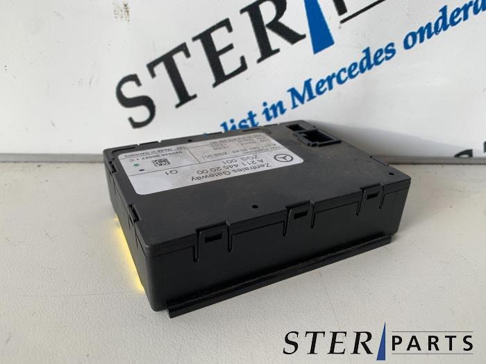 Gateway module Mercedes E 2.2 E-200 CDI 16V - A2115403545 MERCEDES