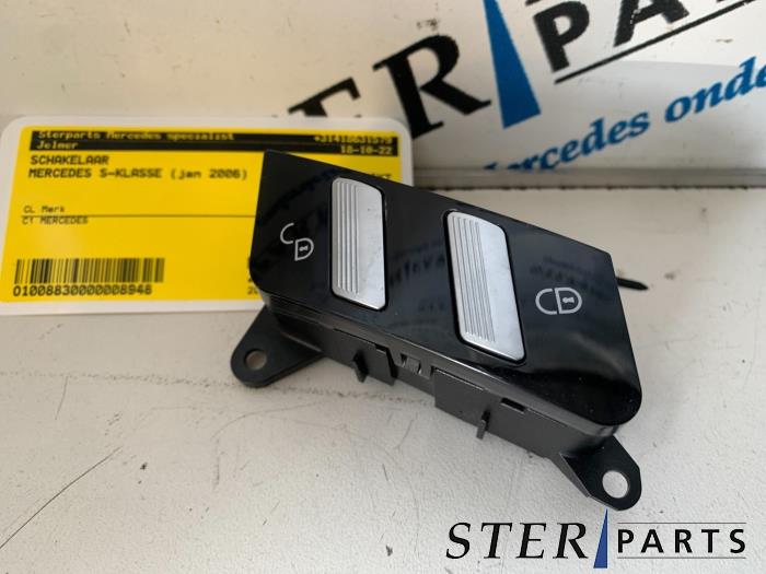 Używane Przelacznik Mercedes S (W221) 3.0 S-320 CDI 24V Cena € 19,95 Procedura marży oferowane przez Sterparts Mercedes specialist