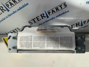 Używane Poduszka powietrzna prawa (deska rozdzielcza) Mercedes S (W221) 3.0 S-320 CDI 24V Cena € 69,50 Procedura marży oferowane przez Sterparts Mercedes specialist