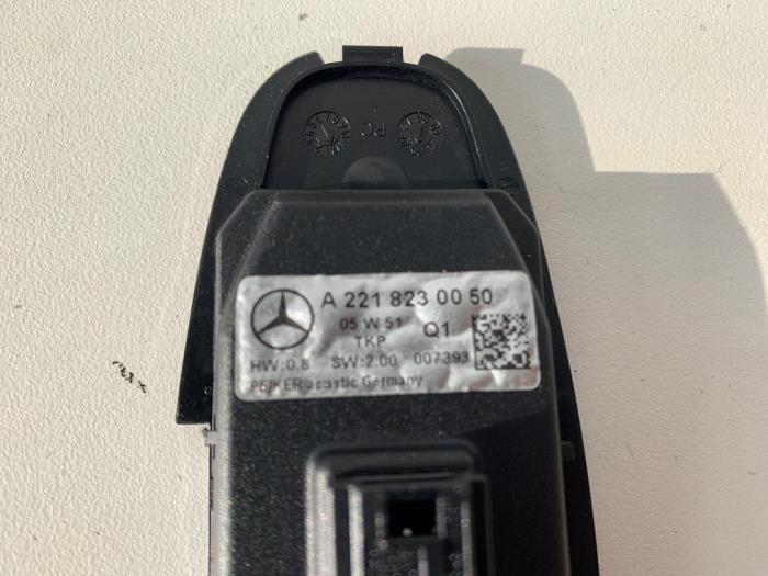 Telefon (sonstige) van een Mercedes-Benz S (W221) 3.0 S-320 CDI 24V 2006