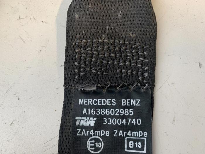 Ceinture avant gauche d'un Mercedes-Benz ML I (163) 2.7 270 CDI 20V 2002
