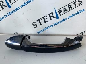 Used Rear door handle 4-door, right Mercedes S (W221) 3.0 S-320 CDI 24V Price € 20,00 Margin scheme offered by Sterparts Mercedes specialist