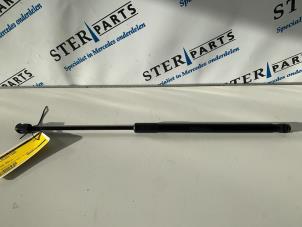 Used Rear gas strut, right Mercedes A (W169) 2.0 A-160 CDI 16V 3-Drs. Price € 9,95 Margin scheme offered by Sterparts Mercedes specialist
