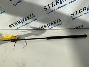 Used Rear gas strut, right Mercedes A (W169) 2.0 A-160 CDI 16V 3-Drs. Price € 9,95 Margin scheme offered by Sterparts Mercedes specialist