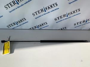Used Rear gas strut, right Mercedes Vaneo (W414) 1.6 Price € 9,95 Margin scheme offered by Sterparts Mercedes specialist