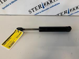 Used Rear gas strut, left Mercedes E Combi (S124) 2.0 200 TE 16V Price € 19,95 Margin scheme offered by Sterparts Mercedes specialist