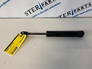 Used Rear gas strut, left Mercedes E Combi (S124) 2.0 E-200 16V Price € 19,95 Margin scheme offered by Sterparts Mercedes specialist