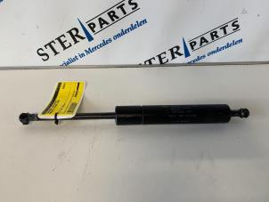 Used Rear gas strut, left Mercedes E Combi (S210) 2.2 E-200 CDI 16V Price € 9,95 Margin scheme offered by Sterparts Mercedes specialist