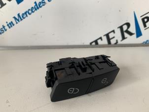 Used Central locking switch Mercedes B (W246,242) 1.6 B-200 BlueEFFICIENCY Turbo 16V Price € 8,95 Margin scheme offered by Sterparts Mercedes specialist