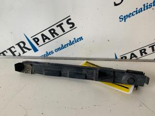 Used Front bumper bracket, right Mercedes E (W211) 2.2 E-200 CDI 16V Price € 12,50 Margin scheme offered by Sterparts Mercedes specialist